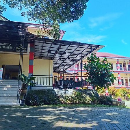 Bayak Hotel Bumdes Cipayung & Resort Ciguntur Exterior photo