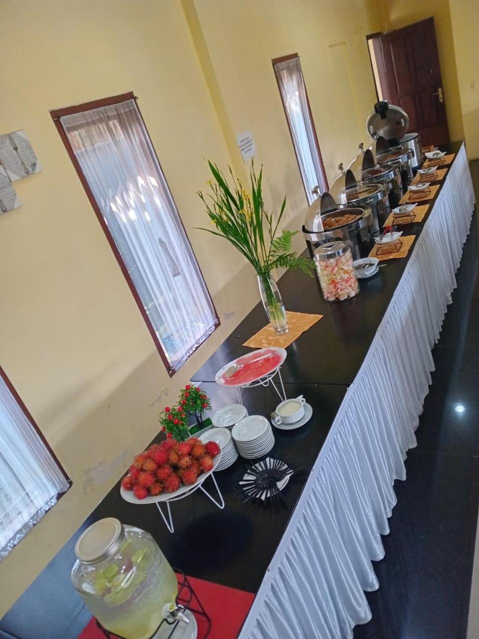 Bayak Hotel Bumdes Cipayung & Resort Ciguntur Exterior photo